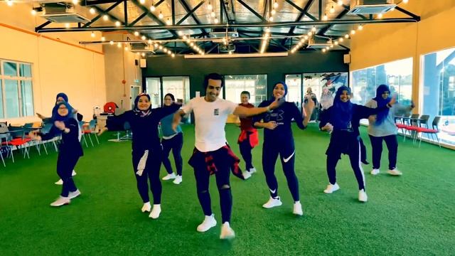 BABY K - NON MI BASTA PIU ZUMBA CHOREO BY ZIN IJAN смотреть онлайн