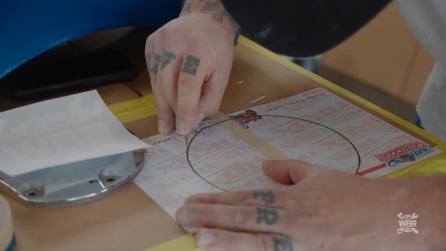 CUSTOM bobber PAINT JOB!! We FLEW HIM IN! [Wrecked Bike Rebuild - Ep 11 - Vstar 1300 Bobber] смотреть онлайн