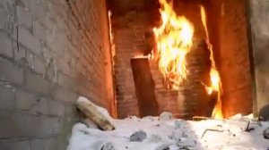 Коктель Молотова в действии . Не пытайтесь это повторить! ОПАСНО ДЛЯ ЖИЗНИ!!!