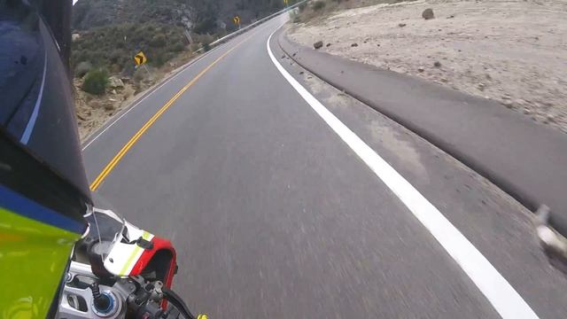 ACH Angeles Crest Highway 1/17/2016 Ducati 1199 panigale Tri-color helmet cam смотреть онлайн