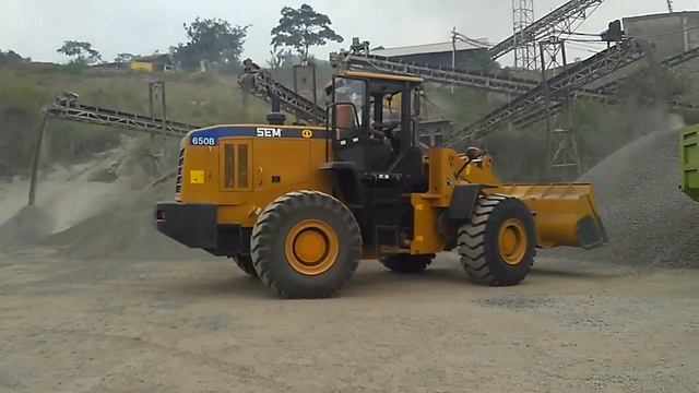 Wheel Loader SEM 650B смотреть онлайн