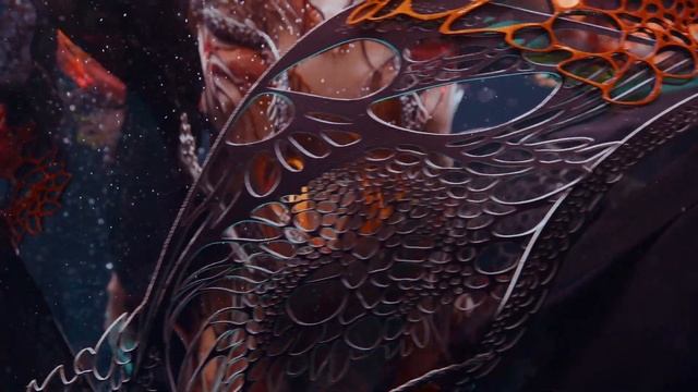 Outrageous - Kwe the Artist (Iris van Herpen Music Video) смотреть онлайн