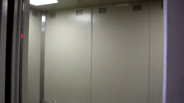 Грузовой лифт V=1 м-с, грузоподъемность 630 кг смотреть онлайн