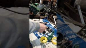 Перфоратор Hammer flex . Течёт смазка с перфоратора. Кидает смазку,  как устранить.
