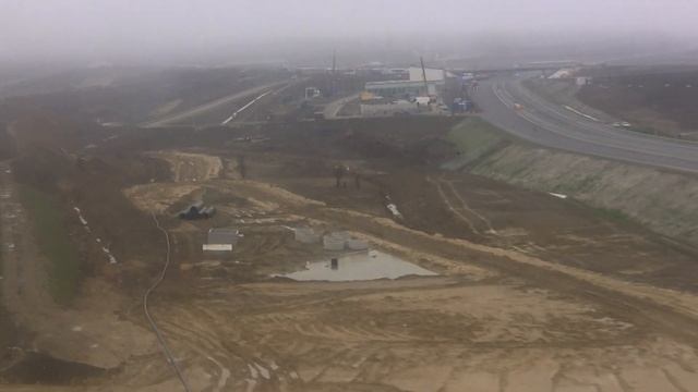 Проездом над Ж-Д подходами Керчь.Эстакада.3-й день туманы. смотреть онлайн