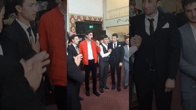 Chust O'zbegim restoranida bomba Doniyor Burxonov #trend #rek #jonliijro #artist смотреть онлайн