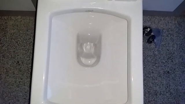 Висяща тоалетна ръбата смотреть онлайн