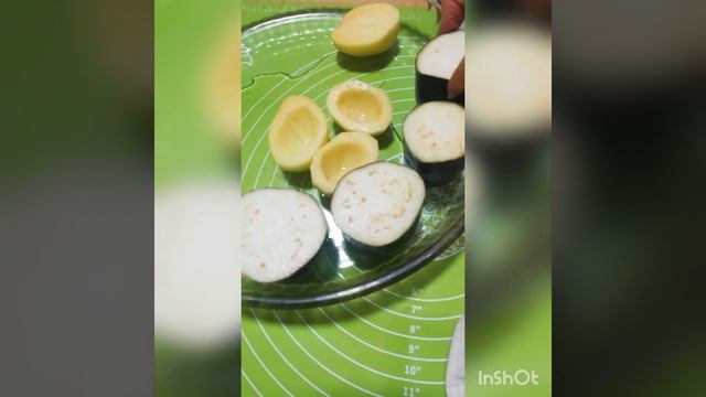 Баклажан запечённый в духовке, пальчики оближешь. 😋.