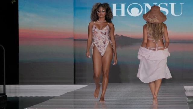 🔥 Лучшие моменты Примерка Бикини из самой модной коллекции смотреть онлайн