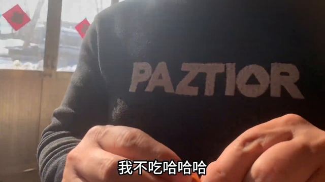 岳母包的大包子，叫孩子们回家吃饭，老妈拿出稀罕物都不认识是啥 смотреть онлайн