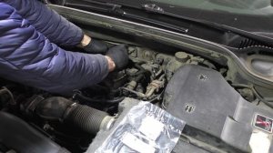 Замена прокладок крышек клапанов на Peugeot 407 1,8 Пежо 407 2005 года