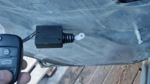 Бракованный актуатор (активатор) замка двери Шевроле Нива