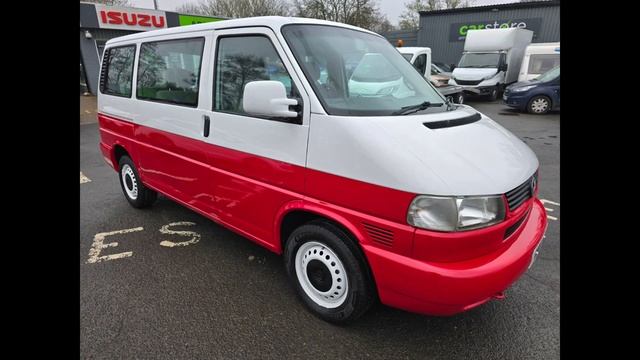 W86YDS Volkswagen Caravelle 2.5 Variant 8 Seater SWB "Completely Resprayed" 101bhp in Red/White. смотреть онлайн
