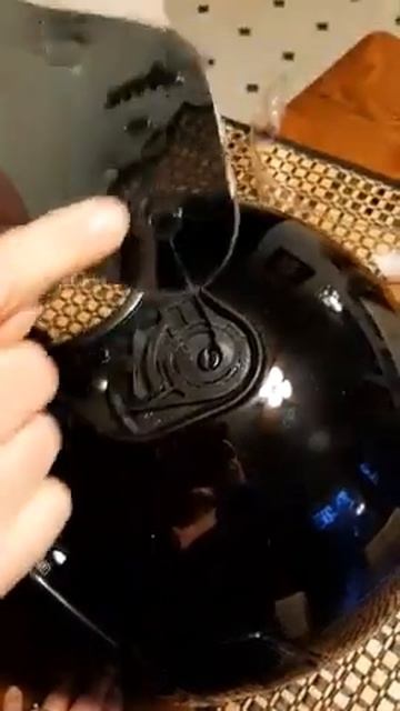 HJC CS-12 Shield removal. Different than most HJCs. смотреть онлайн