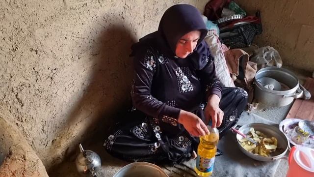 Traditional and handmade bath: mother and son engaged in building a bath with blocks and dirt смотреть онлайн