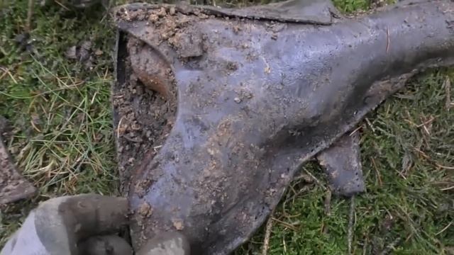 WWII CACHE WITH GERMAN WEAPONS / WW2 METAL DETECTING