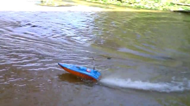Doublehorse 7002 RC Boat In Low Water