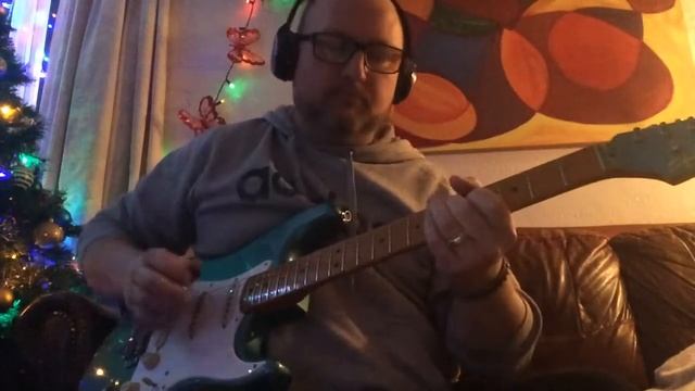 Atlantis by The Shadows. Cover by Graeme Eve as part of the ‘Sofa Shadows Sessions’ смотреть онлайн