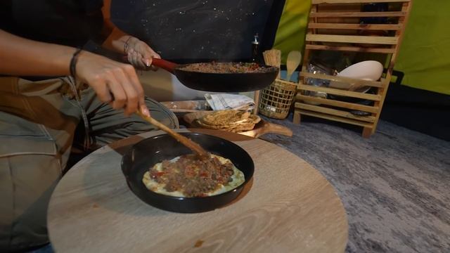 YENİ ŞİŞME ÇADIRIMIZLA ISSIZ DAĞDA SICAK ÇADIR KAMPI ! смотреть онлайн