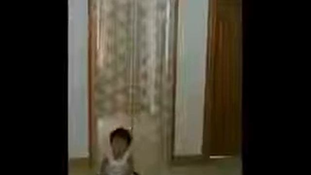 Китайцы ходят через антимоскитную сетку смотреть онлайн