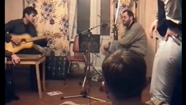Алексей Заев и Илья Шаповалов. Любительская запись фр-та квартирника. 1998 г. смотреть онлайн