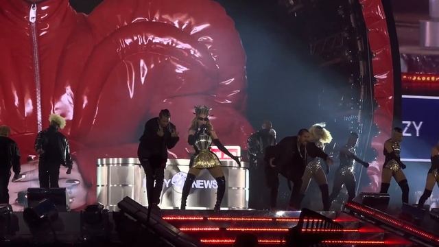 Beyoncé | America Has A Problem | DVD The Renaissance World Tour (HD) смотреть онлайн