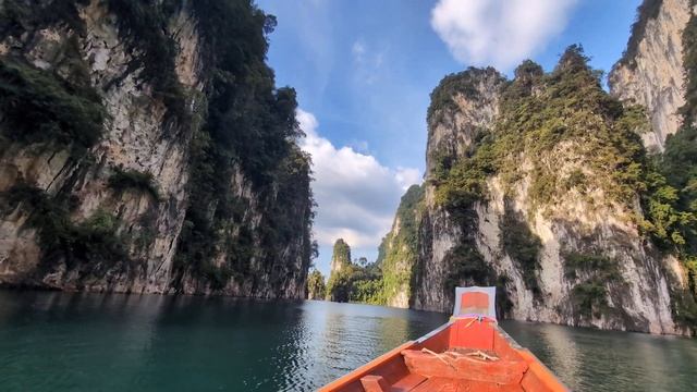 Coming up to Gui Lin Rocks