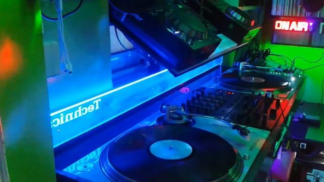 ** TRITH BRADY MAZI ''APO TIS 8:00 EOS KAI TIS 12:00'' ON AIR ''DISCO ISLANDS RADIO'' ** смотреть онлайн