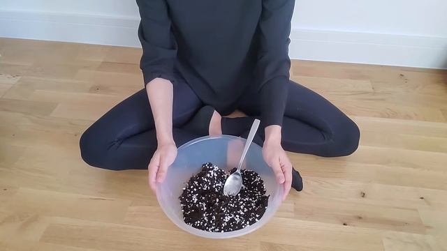 How I Mix and Sterilize Soil for Houseplants | Sterilize soil with boiling water смотреть онлайн