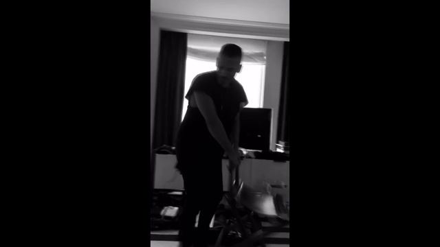 Bella Hadid on Snapchat | September 2016 смотреть онлайн