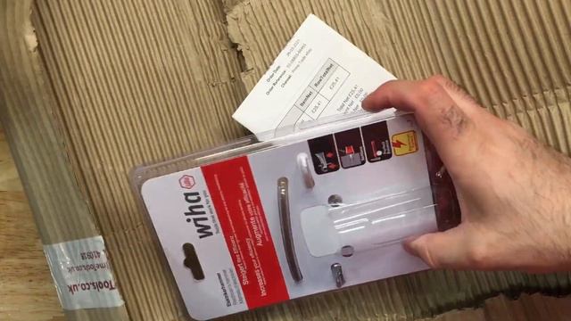 Wiha Electrician’s Hammer смотреть онлайн