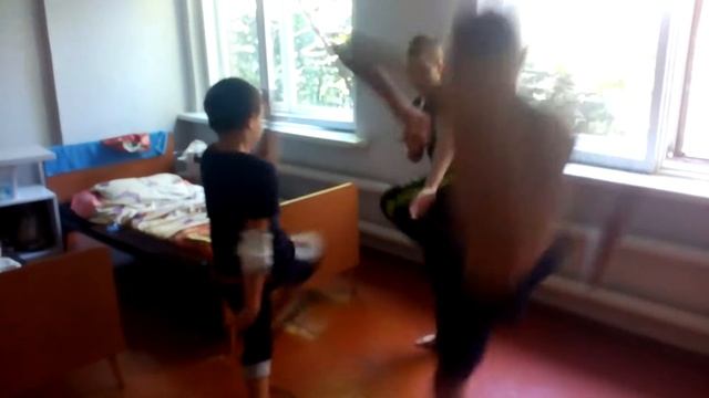 Горилла против Ваньки-Дурачка смотреть онлайн