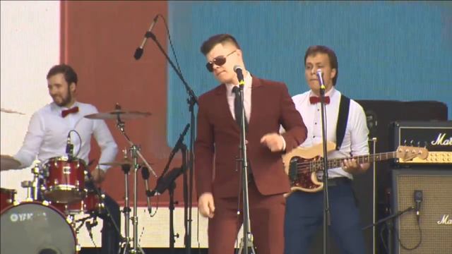 True Jazz Band & Pavel Stepanov - Beggin смотреть онлайн