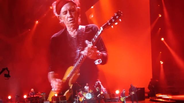 The Rolling Stones - O2 Arena - 25 Novembre 2012 : Solo Keith Richards on Sympathy for the Devil смотреть онлайн