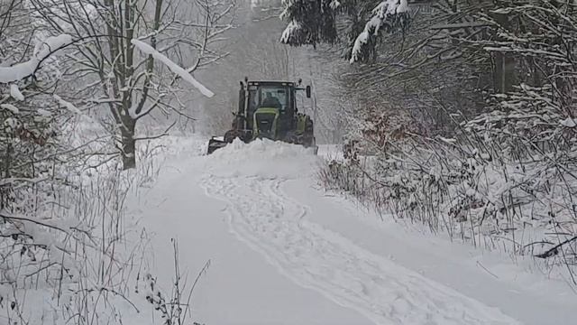 Claas Axion 850 Im Schneedienst