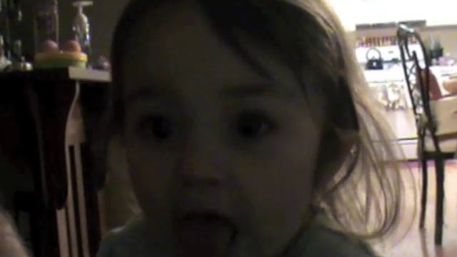 Lily showing us what Gene Simmons and Paul Stanley do! смотреть онлайн