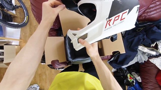 Horrible uboxing 2016 Fox Rampage Pro Carbon Mips смотреть онлайн
