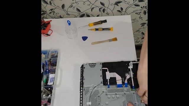 Чистка с разбором PlayStation 4 Slim (ps4) + замена термопасты и при необходимости термопрокладок.