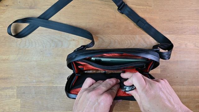 Alpaka Elements Tech Case Mini review - see what fits смотреть онлайн