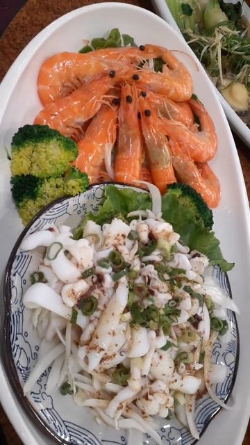 Shrimps🍤 and Slice Squids 🐙 смотреть онлайн
