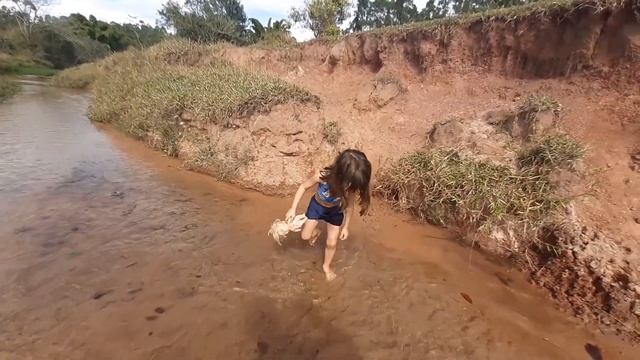 Brincando Na Lama #6 Olliver E Lindsay Pulando Na Lama Do Rio