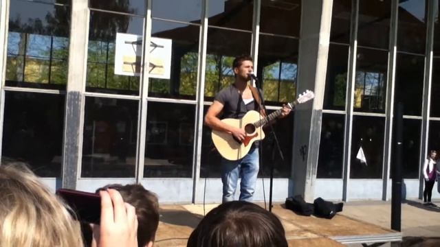 Fabian Buch Live-Hello Hello смотреть онлайн