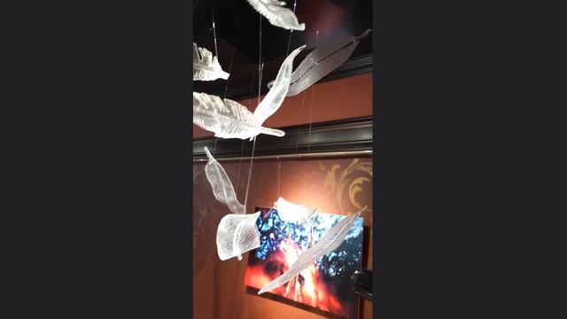 Люстра из стекла ручной работы в форме перышек. смотреть онлайн