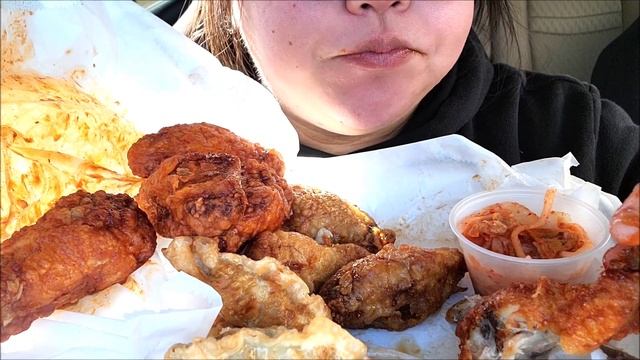 CAR MUKBANG: KOREAN FRIED CHICKEN, PORK DUMPLINGS ASMR EATING SOUNDS смотреть онлайн