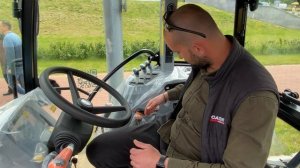 Синий трактор New Holland  TD5-110