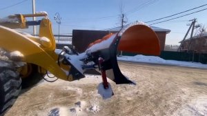 Фронтальный погрузчик SDLG L968F (с отвалом для снега) клиенту из Якутии