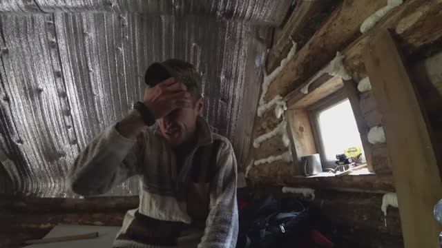 НАВЕДАЛСЯ В ИЗБУ,ЧТО ЗА ЕБЕ...Я？ МЁРТВАЯ ЖИВНОСТЬ У ДОМИКА В ТАЙГЕ. СТРОЮ БЕСЕДКУ С ТЕРРАСОЙ. смотреть онлайн