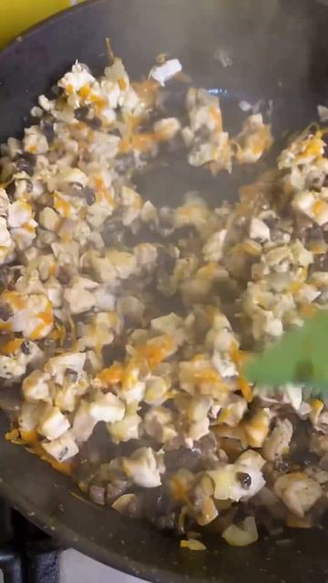 Фаршированные кабачки с курицей и грибами