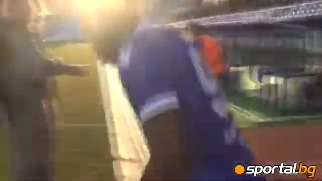 The Broken bus of Beroe in Burgas, the atmosphere on Chernomorets - Beroe 2:2 смотреть онлайн