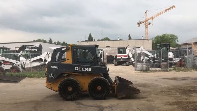 JOHN DEERE 318D смотреть онлайн